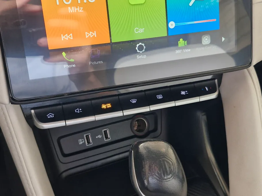 2023 MG ZS LUX 