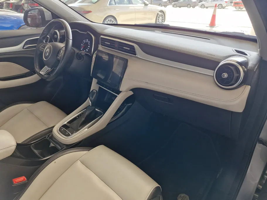 2023 MG ZS LUX 