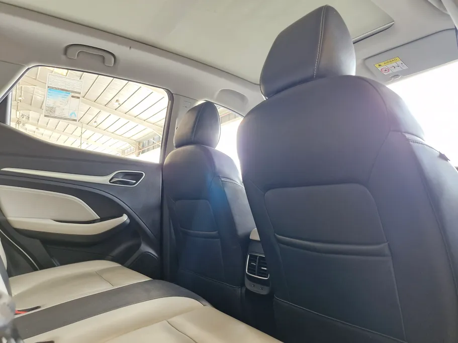 2023 MG ZS LUX 