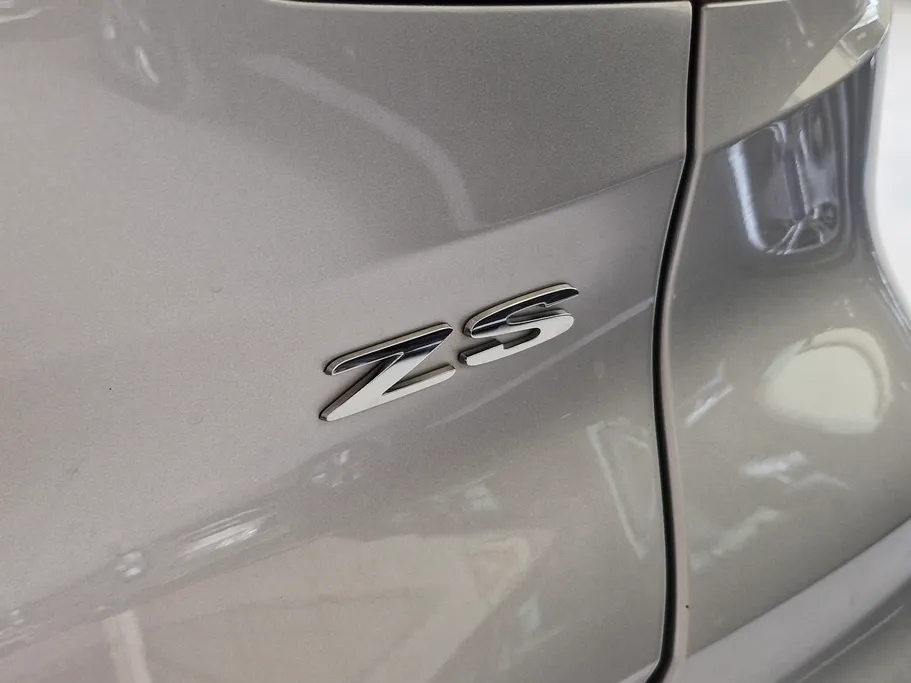 2023 MG ZS LUX 