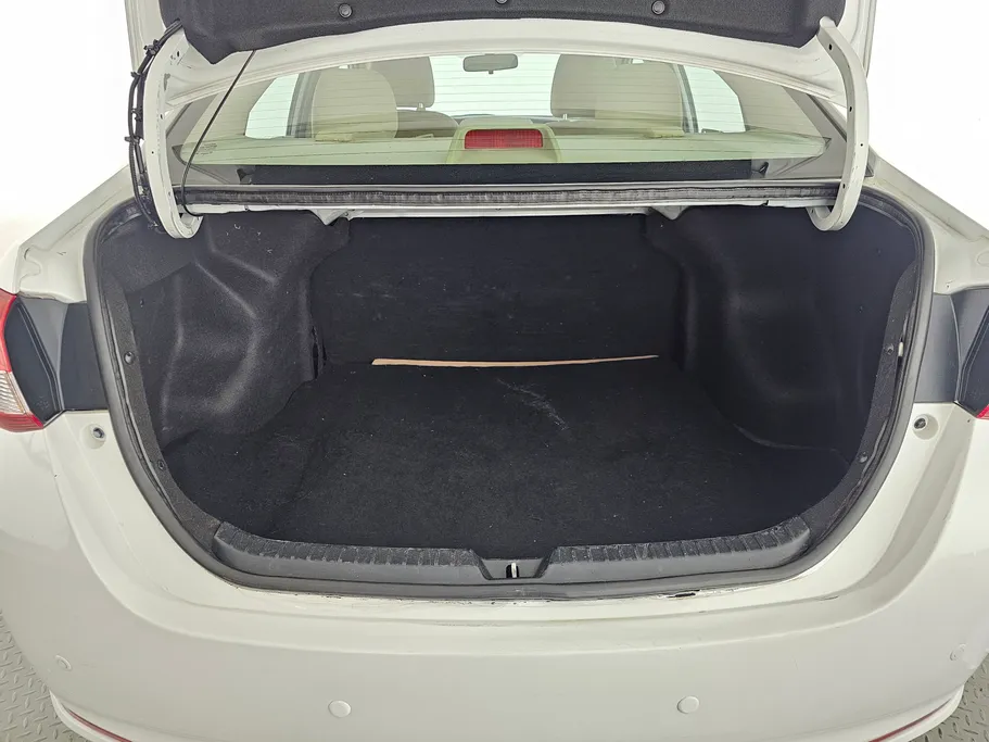 2022 Toyota Yaris  Y 