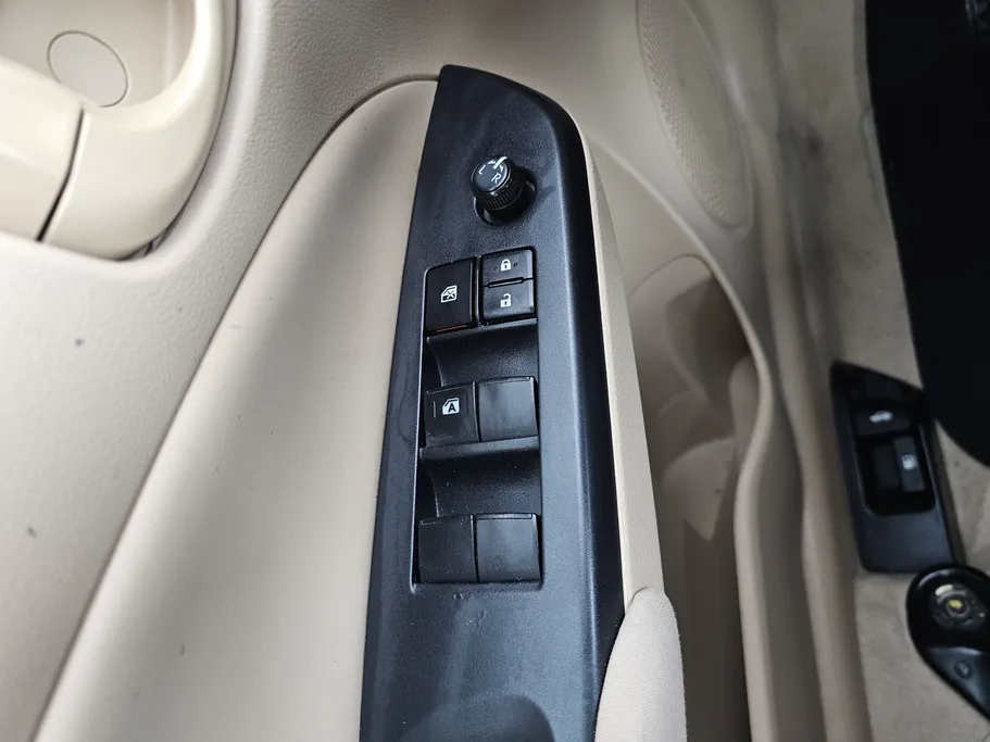 2022 Toyota Yaris  Y 