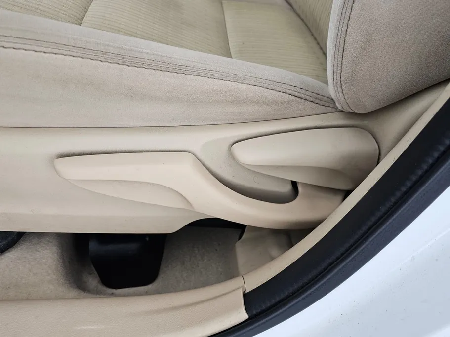 2022 Toyota Yaris  Y 
