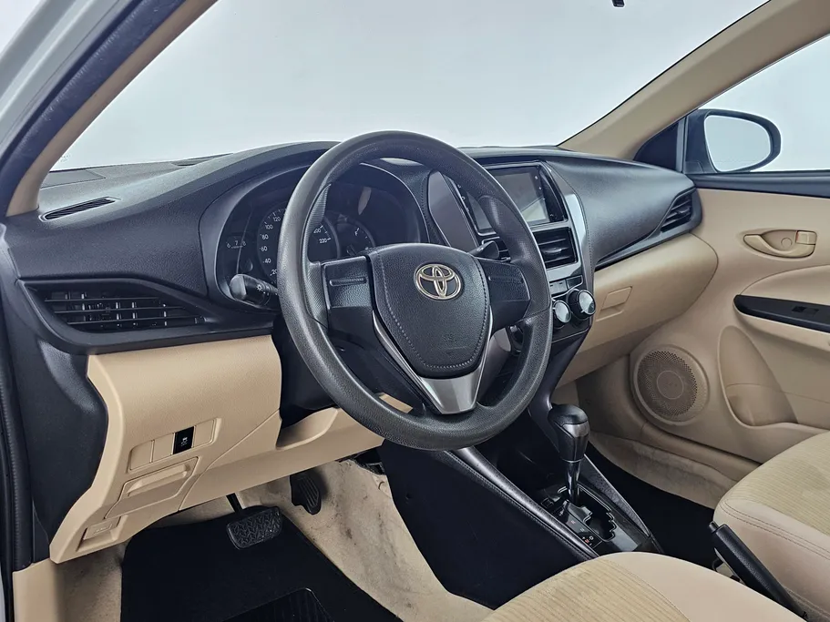 2022 Toyota Yaris  Y 