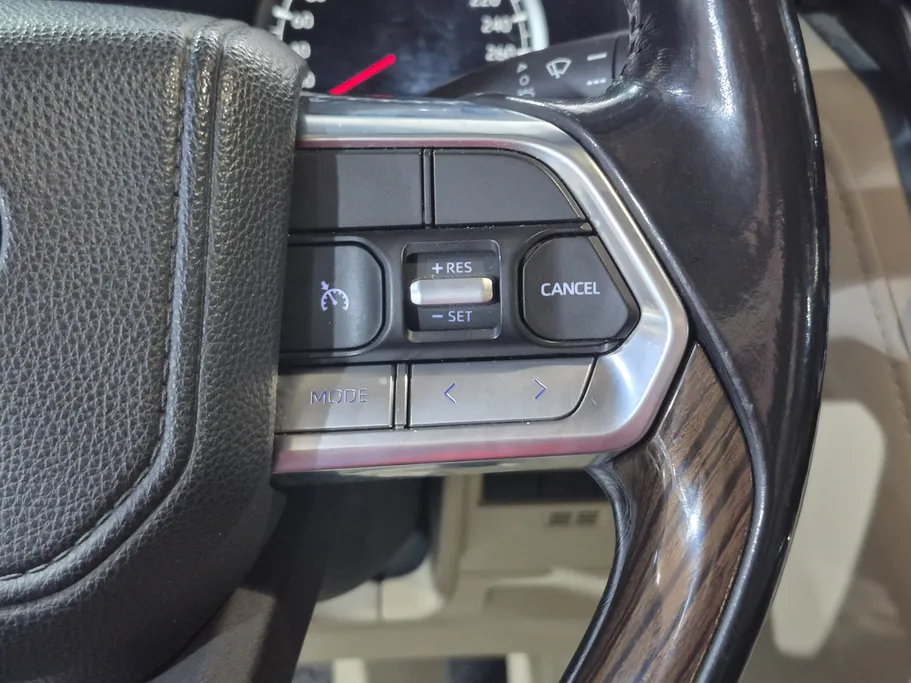 تويوتا لاندكروزر GXR4 2024 