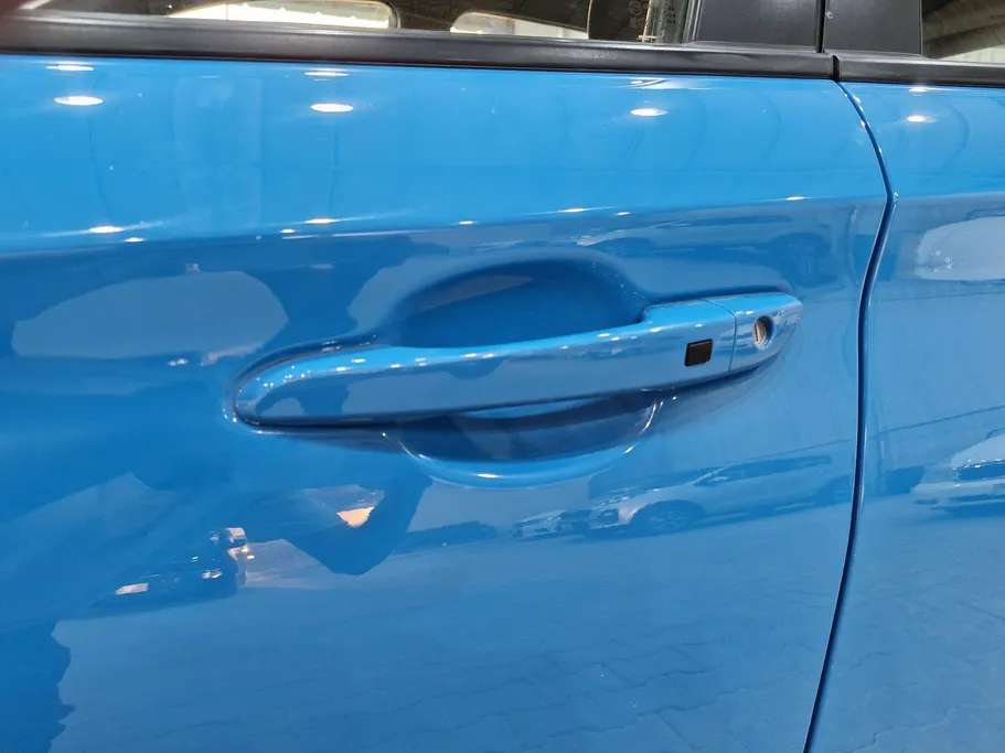 2023 Hyundai Kona SMART (Two Tone) 