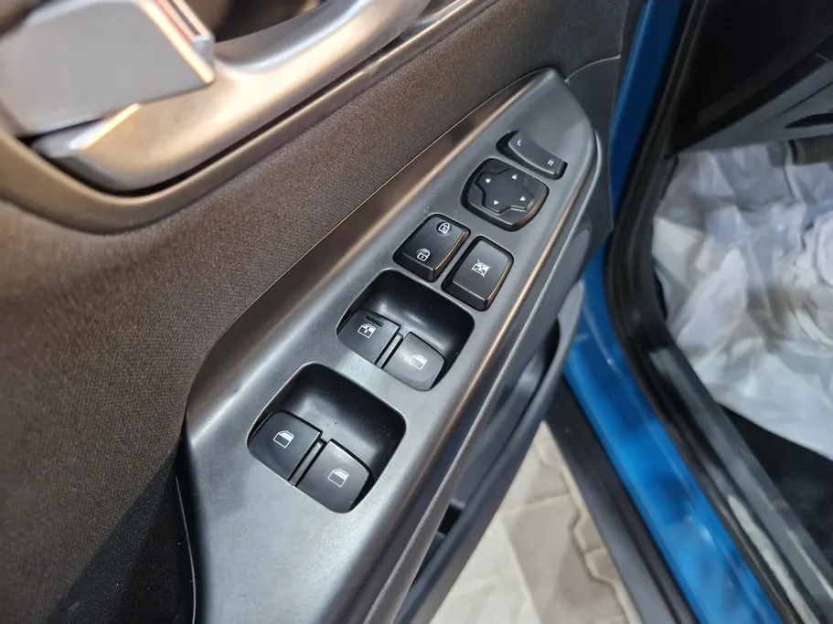 2023 Hyundai Kona SMART (Two Tone) 