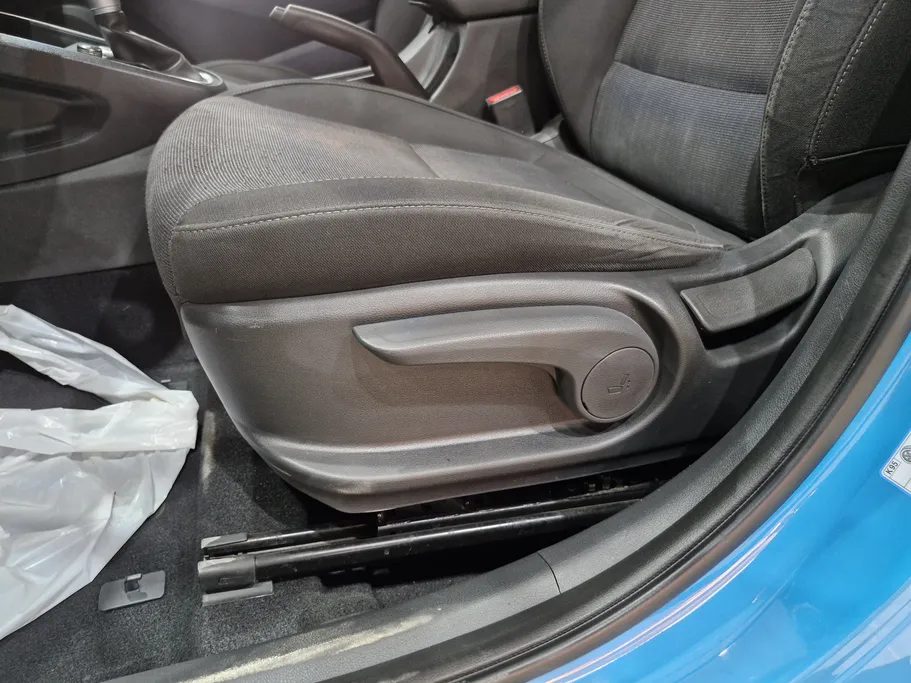 2023 Hyundai Kona SMART (Two Tone) 