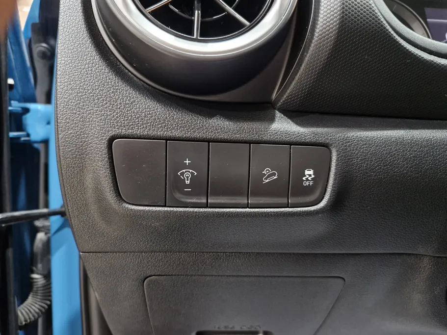 2023 Hyundai Kona SMART (Two Tone) 