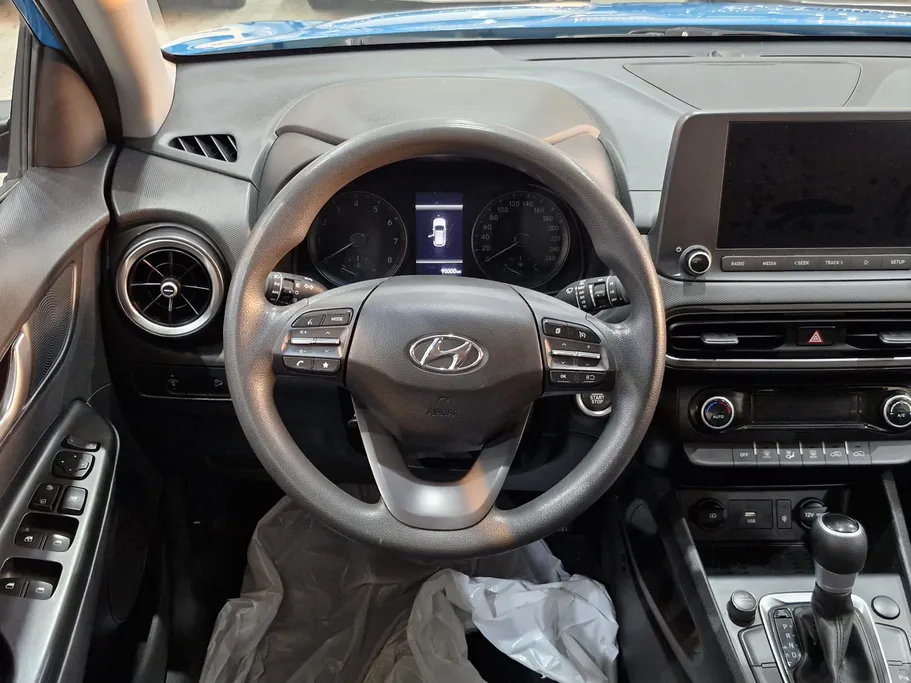 2023 Hyundai Kona SMART (Two Tone) 