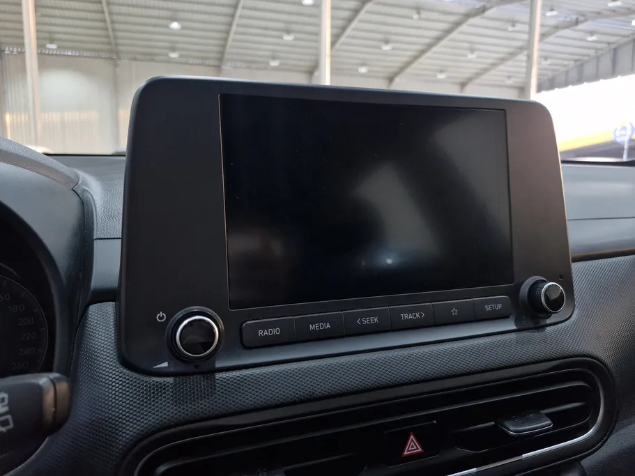 2023 Hyundai Kona SMART (Two Tone) 