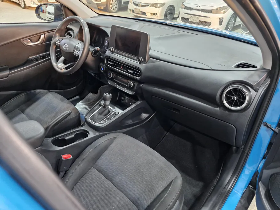 2023 Hyundai Kona SMART (Two Tone) 