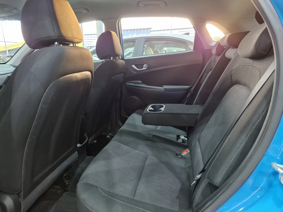 2023 Hyundai Kona SMART (Two Tone) 