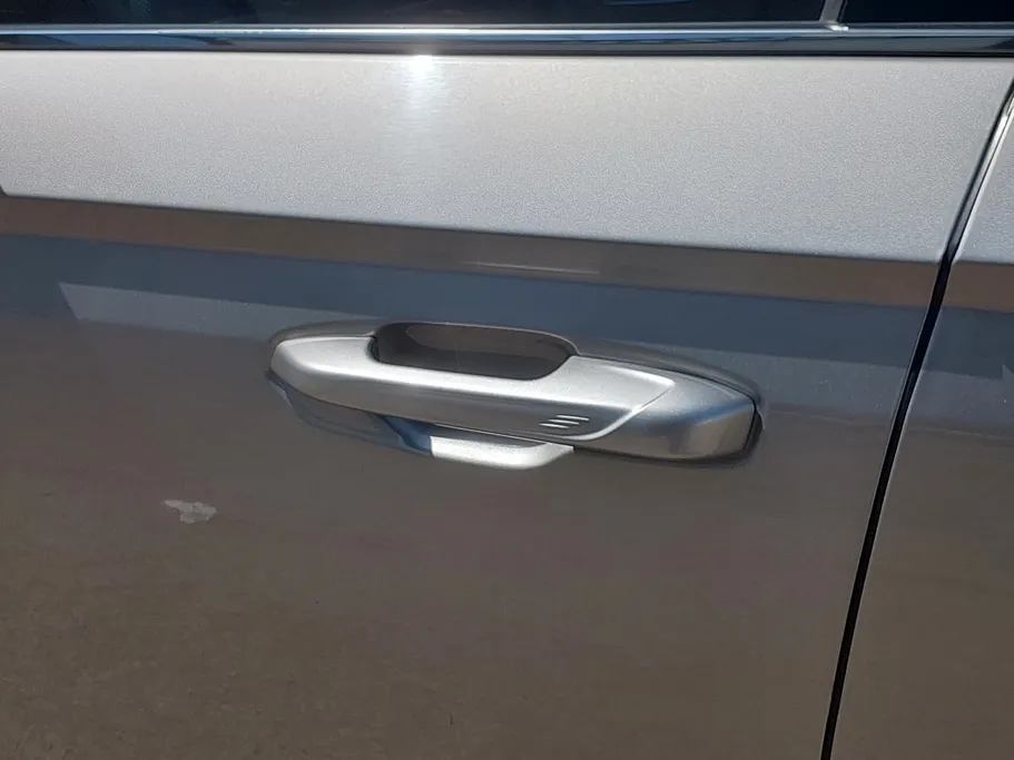 2023 FAW Bestune T99 Limo 