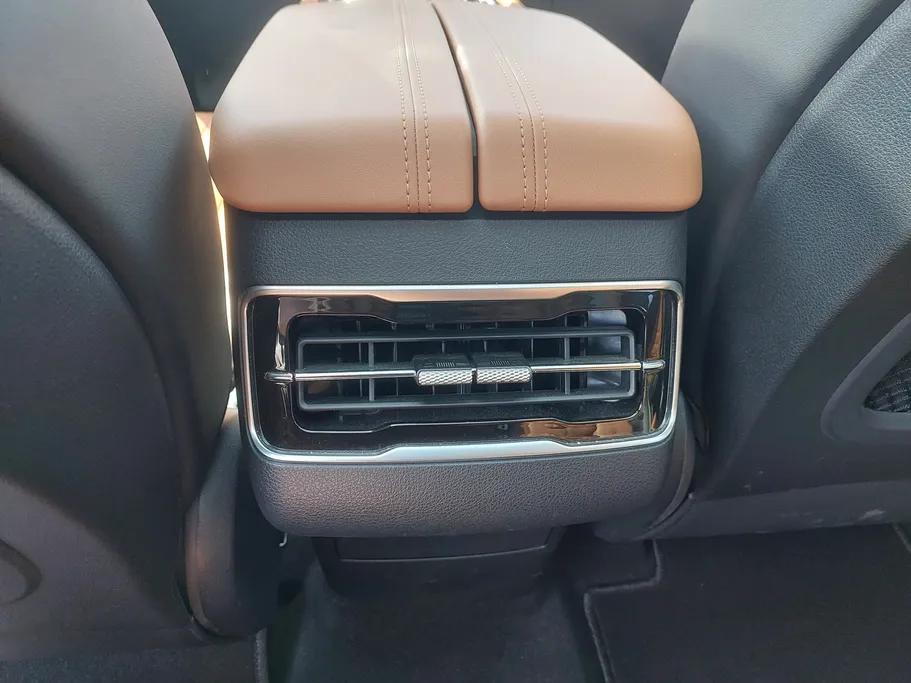 2023 FAW Bestune T99 Limo 