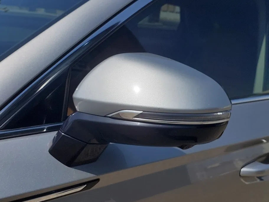 2023 FAW Bestune T99 Limo 