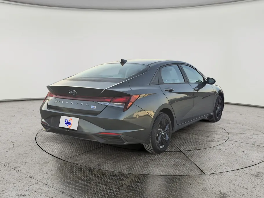 2023 Hyundai Elantra Smart 