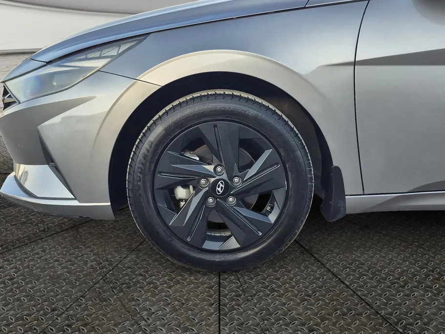 2023 Hyundai Elantra Smart 