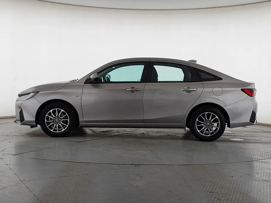 2024 Toyota Yaris  Y 