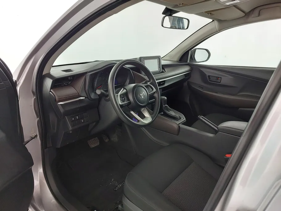 2024 Toyota Yaris  Y 