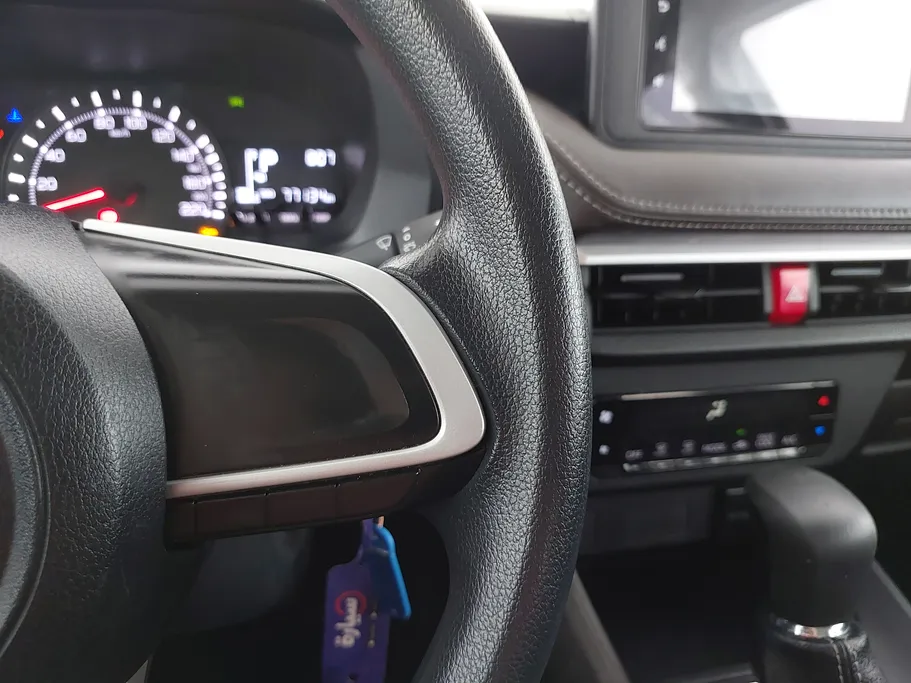 2024 Toyota Yaris  Y 