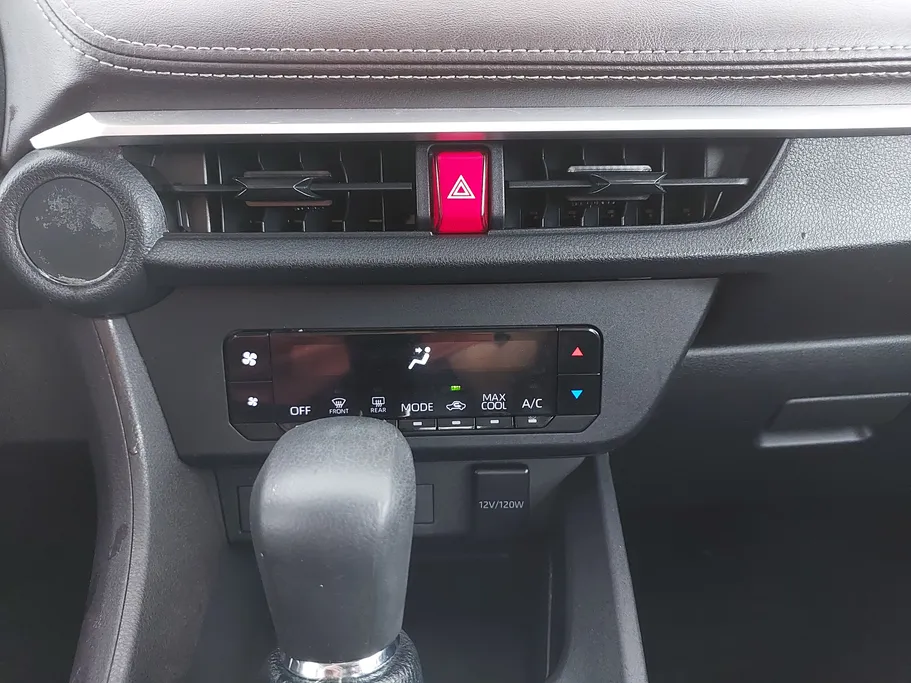 2024 Toyota Yaris  Y 