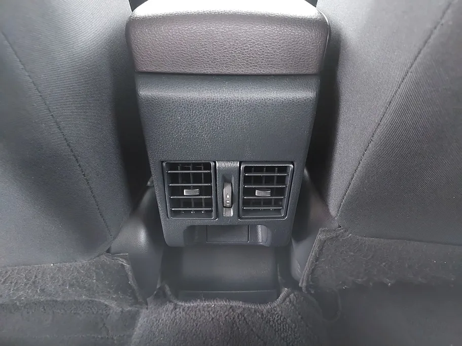 2024 Toyota Yaris  Y 