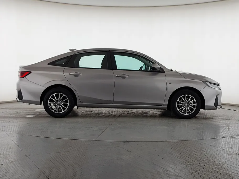 2024 Toyota Yaris  Y 