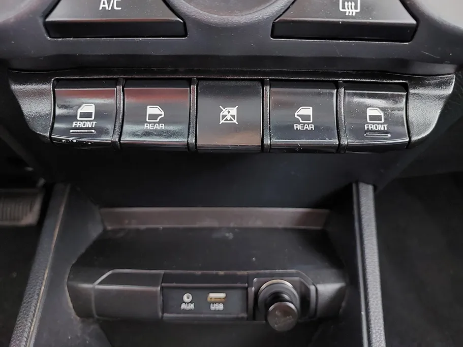2022 Kia Pegas LX 