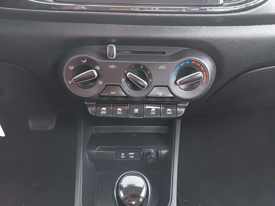 2022 Kia Pegas LX 