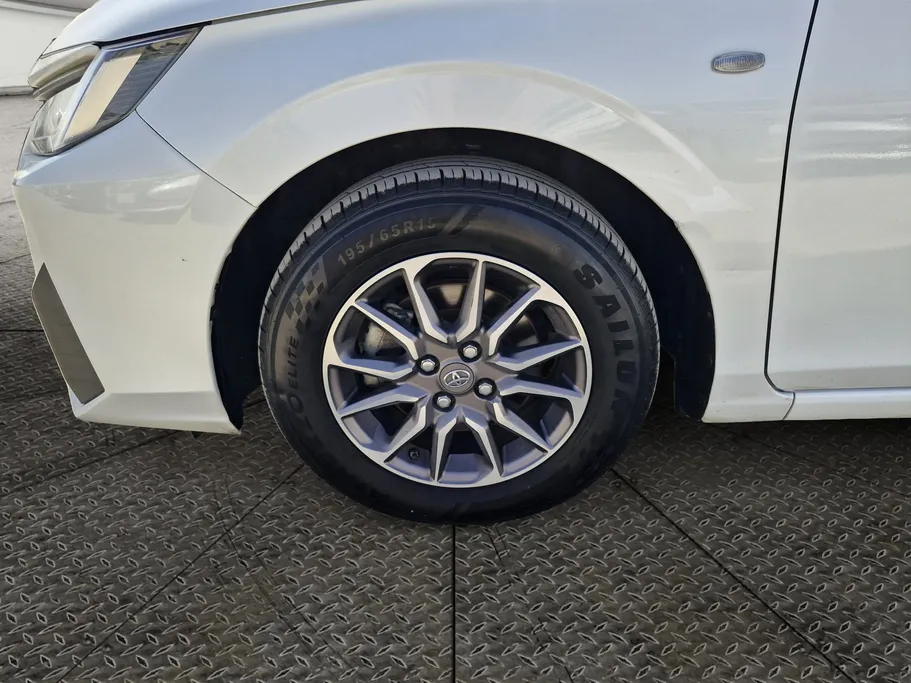 2023 Toyota Yaris  Y 