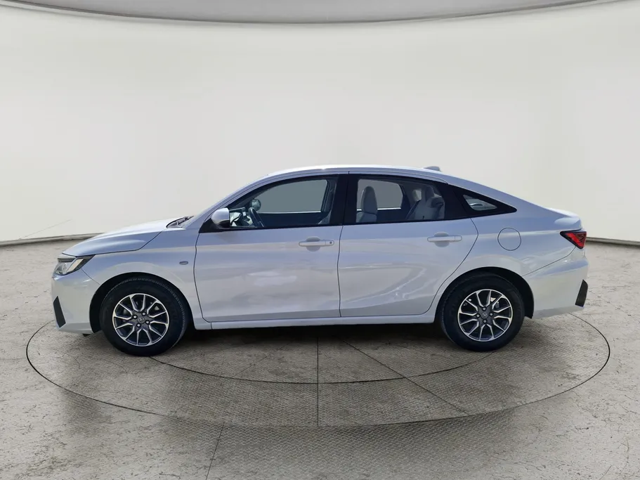 2023 Toyota Yaris  Y 