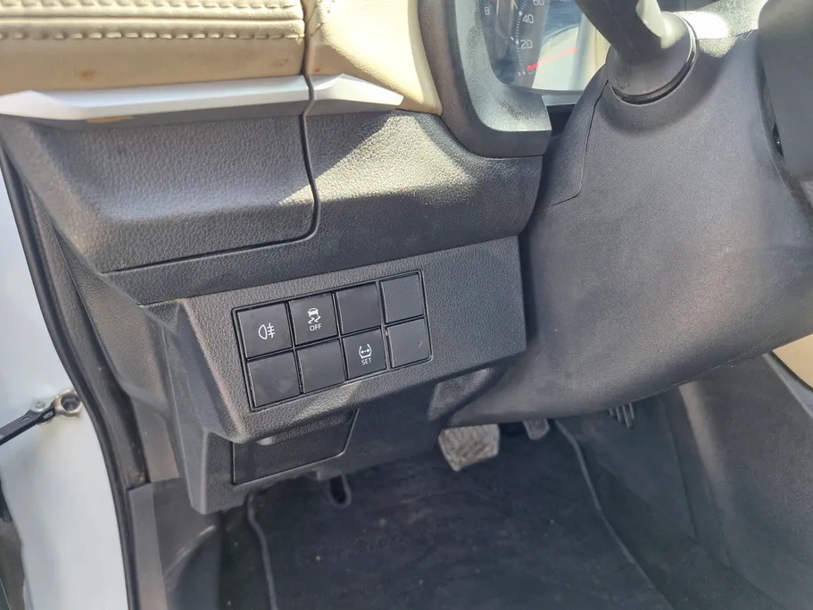 2023 Toyota Yaris  Y 