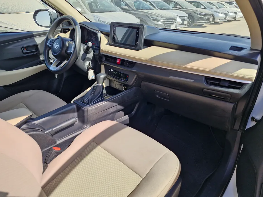 2023 Toyota Yaris  Y 