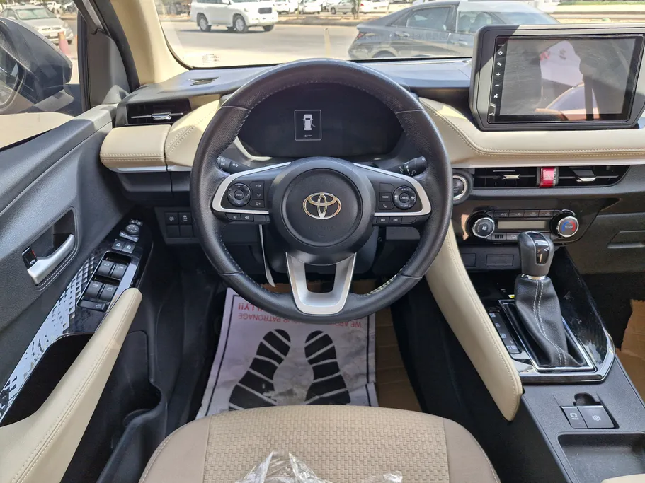 2024 Toyota Yaris  YX 
