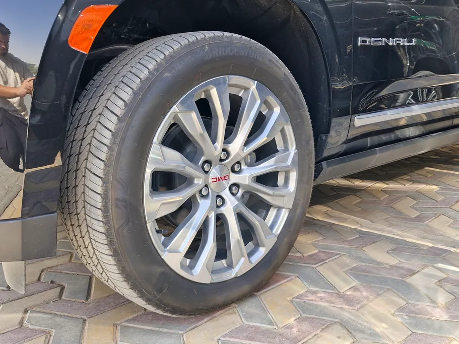 2024 GMC Yukon Denali 