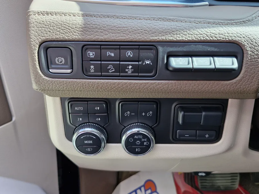 2024 GMC Yukon Denali 