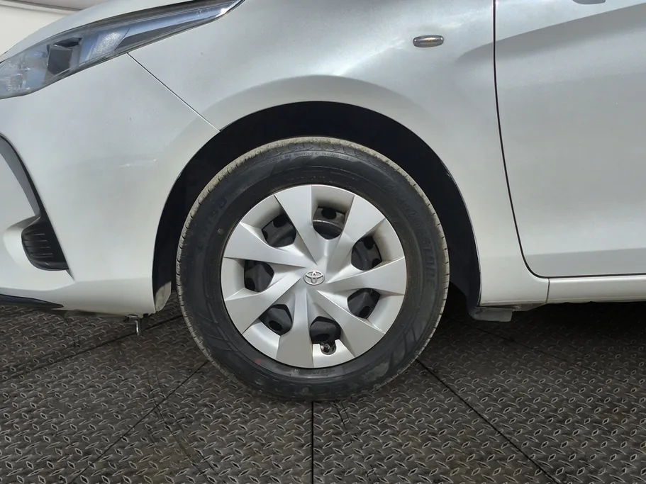 2022 Toyota Yaris  Y 