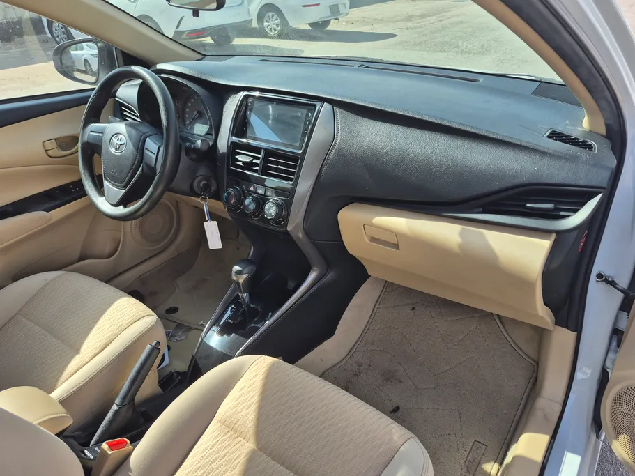 2022 Toyota Yaris  Y 