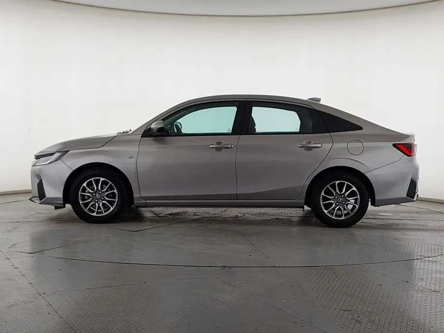 2023 Toyota Yaris  Y 