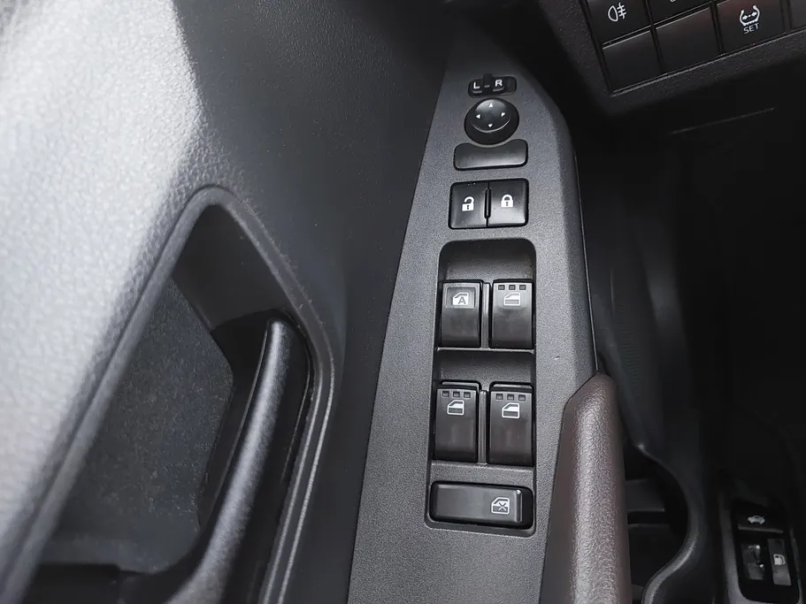 2023 Toyota Yaris  Y 
