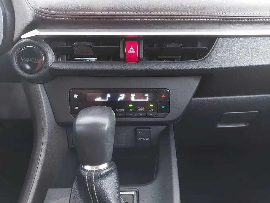 2023 Toyota Yaris  Y 