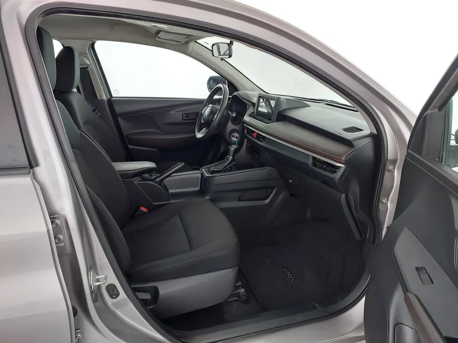 2023 Toyota Yaris  Y 