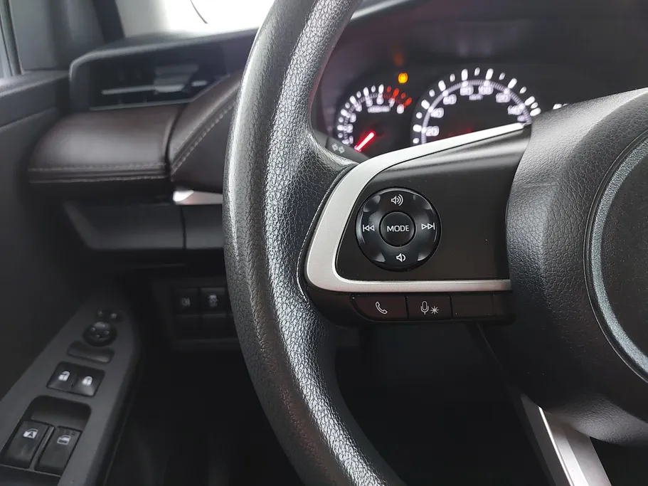 2023 Toyota Yaris  Y 