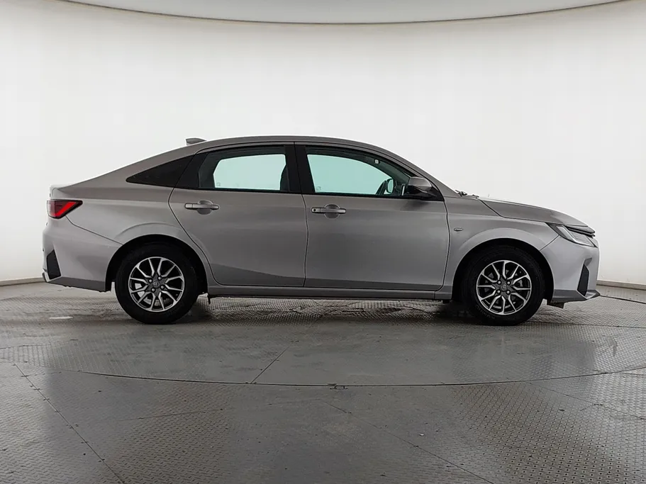 2023 Toyota Yaris  Y 