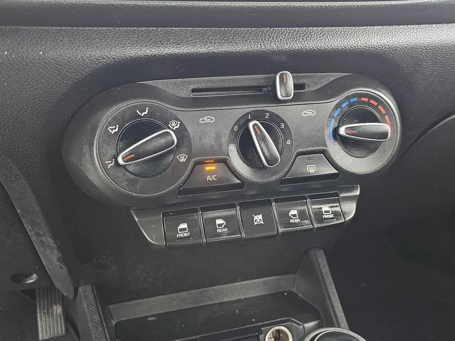 2023 Kia Pegas LX 