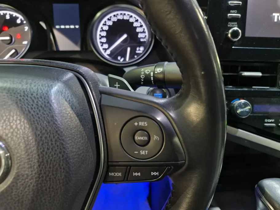 2023 Toyota Camry  SE 