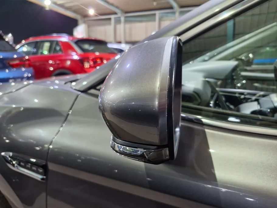 2023 Toyota Camry  SE 
