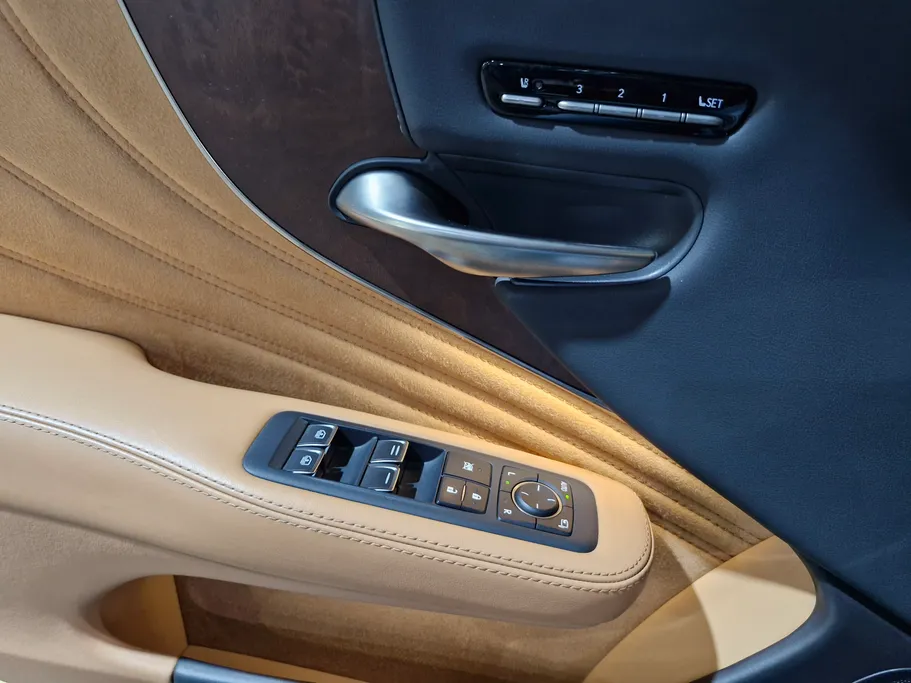 2023 Lexus LS 500 BH Hybrid 