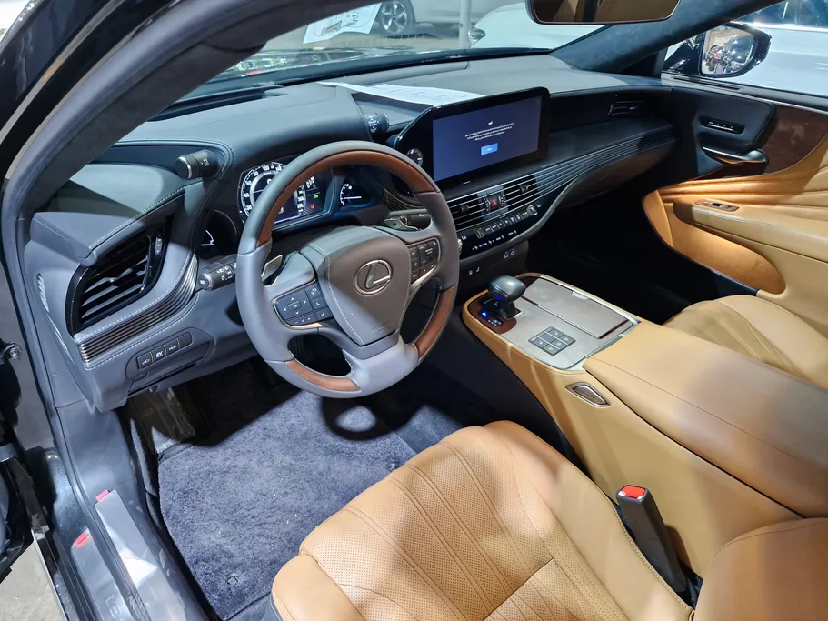 2023 Lexus LS 500 BH Hybrid 